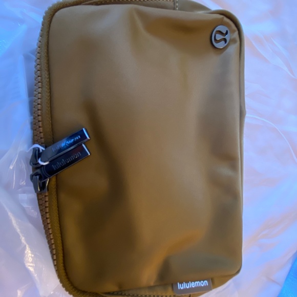 lululemon athletica Handbags - Lululemon large everywhere belt bag